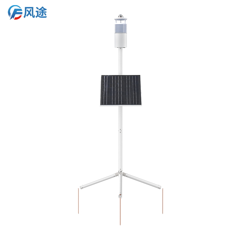 戰場中，碳纖維氣象站實時記錄氣象因素
